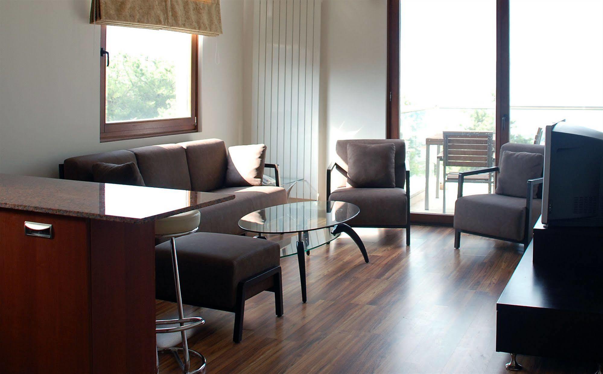 City Suite Aaley Exteriör bild